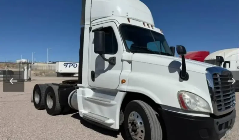 
								2016 FREIGHTLINER CASCADIA DAY CAB full									