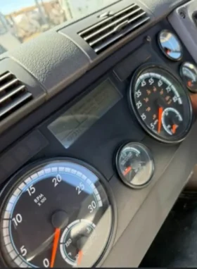 2016 FREIGHTLINER CASCADIA DAY CAB