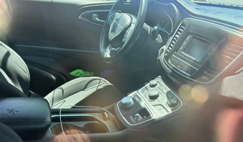 
								Chrysler 200 2016 full									