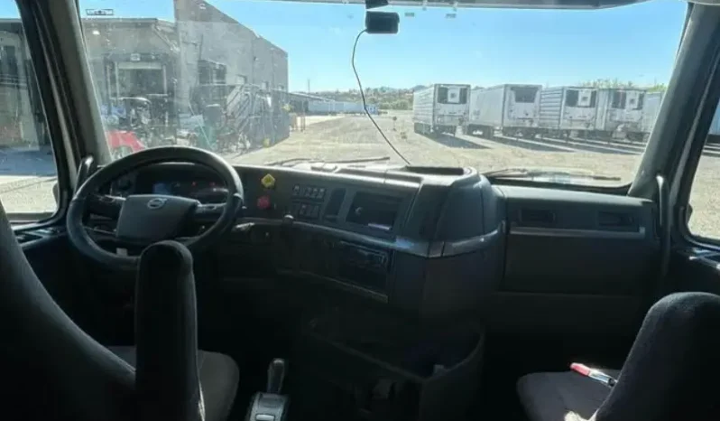 
								2019 VOLVO VNL760 full									