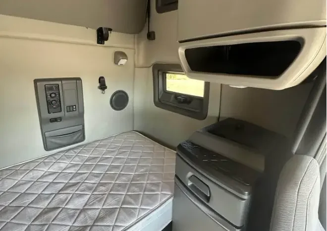 
								2019 VOLVO VNL760 full									