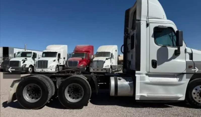 
								2016 FREIGHTLINER CASCADIA DAY CAB full									
