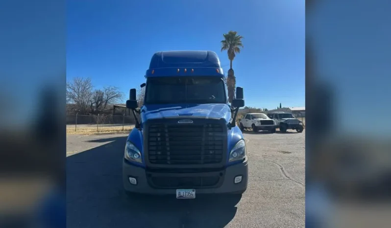
								2013 Freightliner Cascadia full									