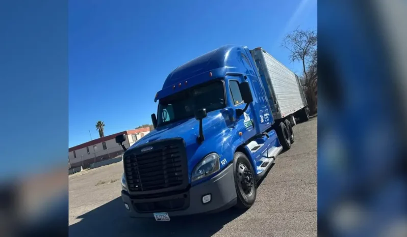 
								2013 Freightliner Cascadia full									