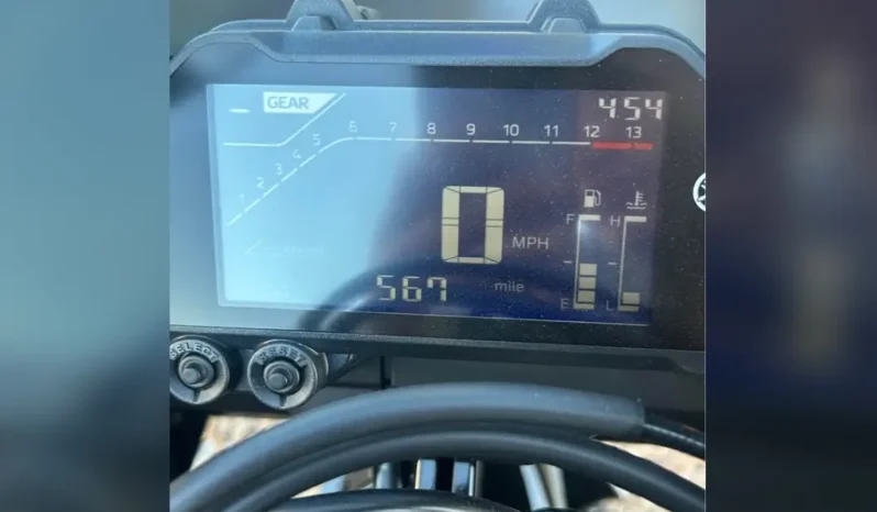 
								2025 Yamaha YZF-R1 full									