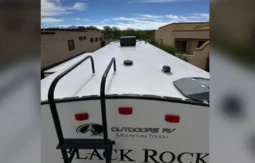 
										2017 Outdoors BlackRock 24 Kts. full									