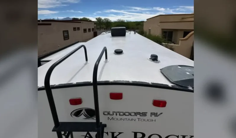 
								2017 Outdoors BlackRock 24 Kts. full									