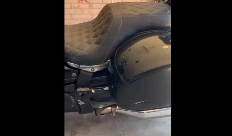 
								2006 Yamaha Roadliner full									