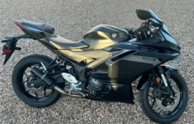2025 Yamaha YZF-R1