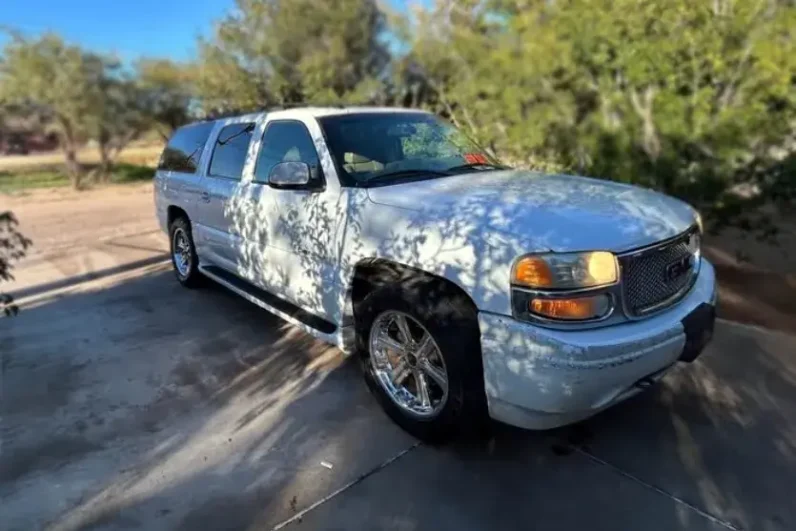 GMC Yukon Denali_2003