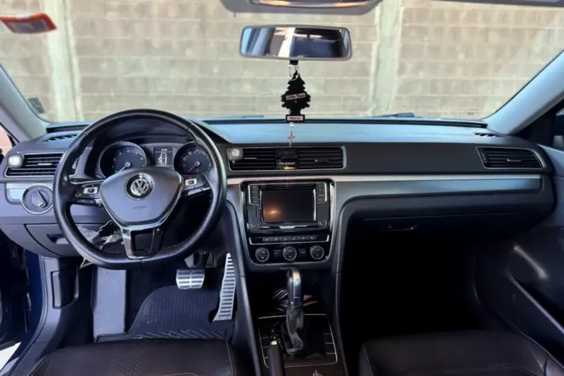 VW Passat R-Line