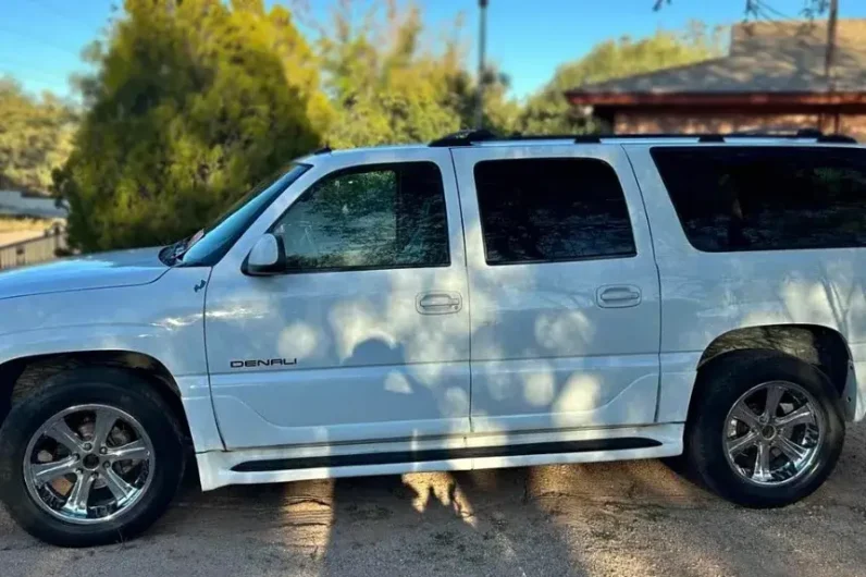 GMC Yukon Denali_2003