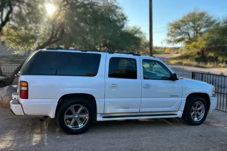 GMC Yukon Denali_2003
